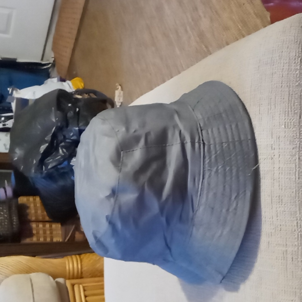 Bucket hat - Picture 3 of 3